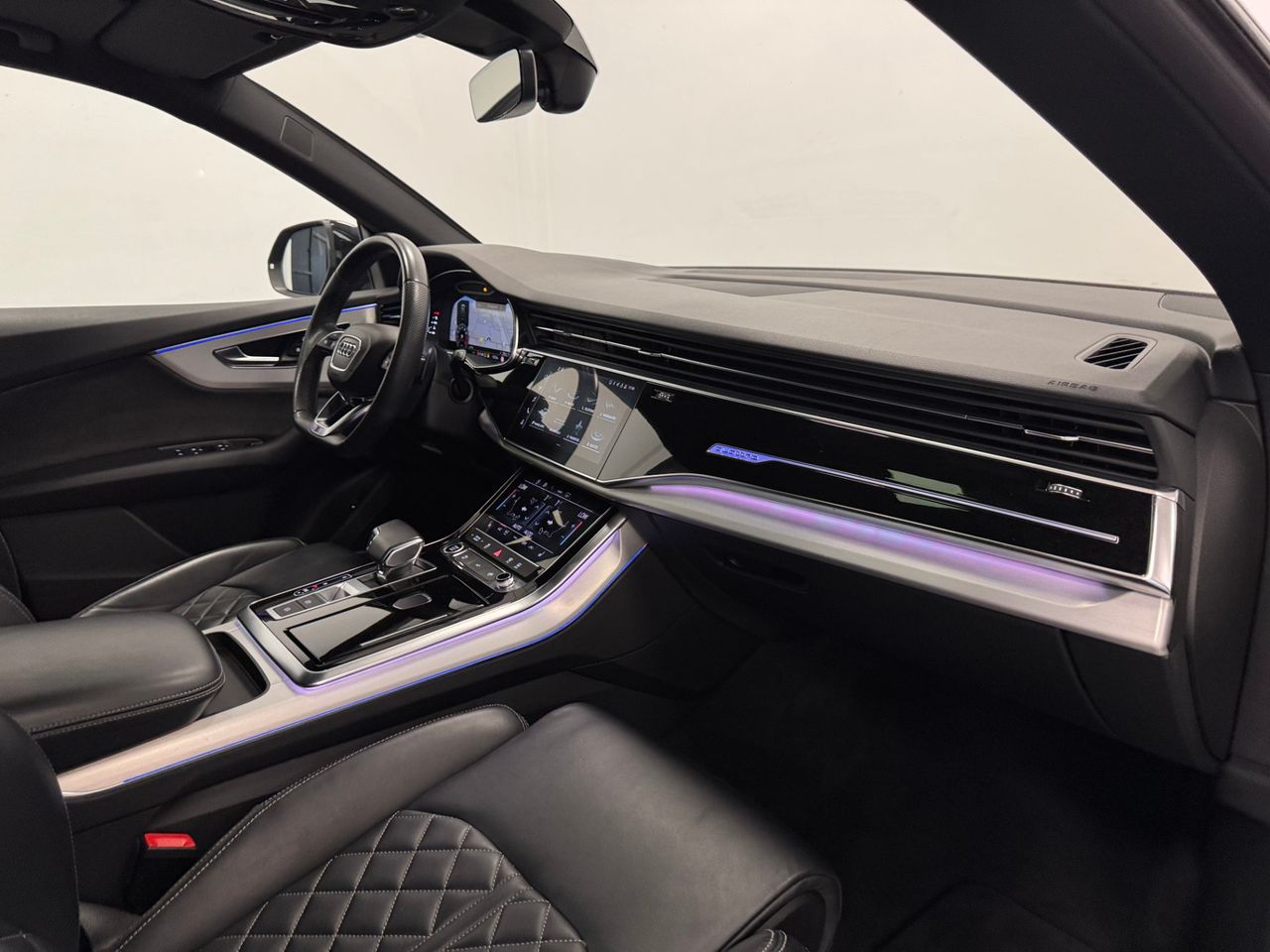 Audi Q8 55TFSI QUATTRO foto 28