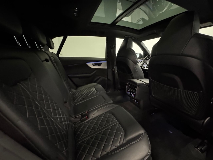 Audi Q8 55TFSI QUATTRO foto 42