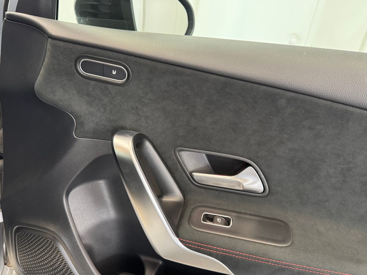 Mercedes Clase A A200D AMG 4MATIC miniatura 28