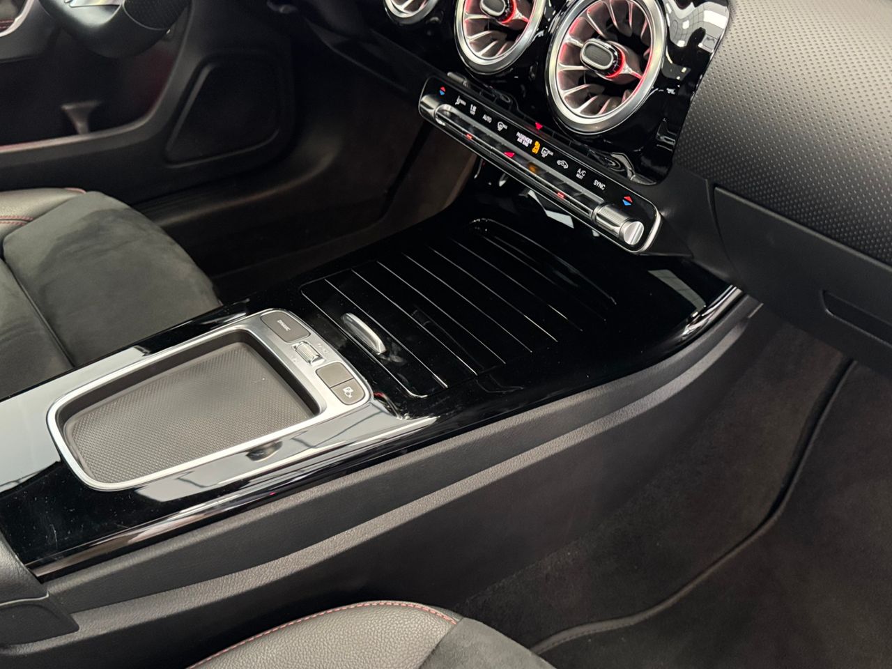 Mercedes Clase A A200D AMG 4MATIC foto 35