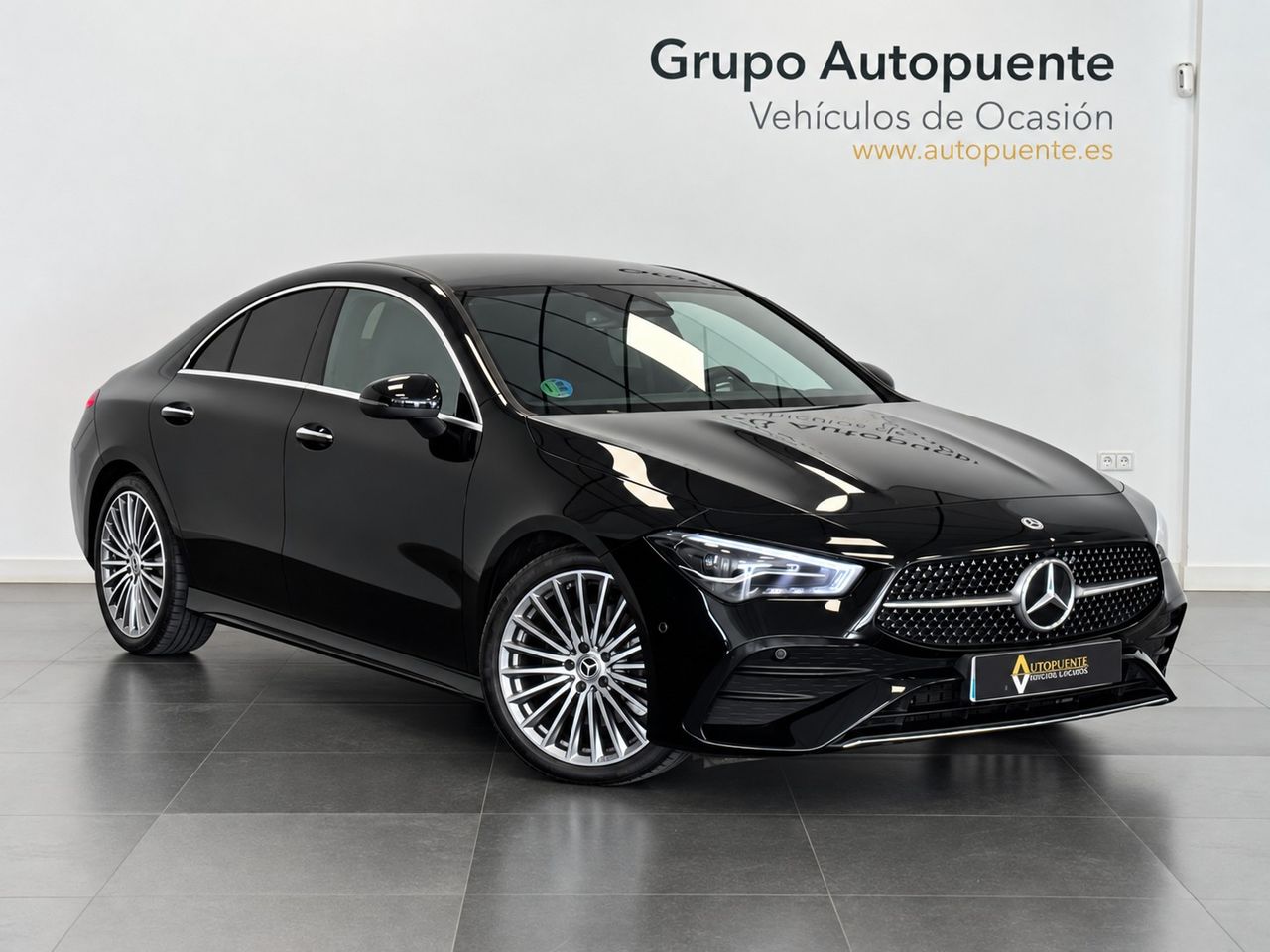 Mercedes CLA 200 AMG LINE  foto 2
