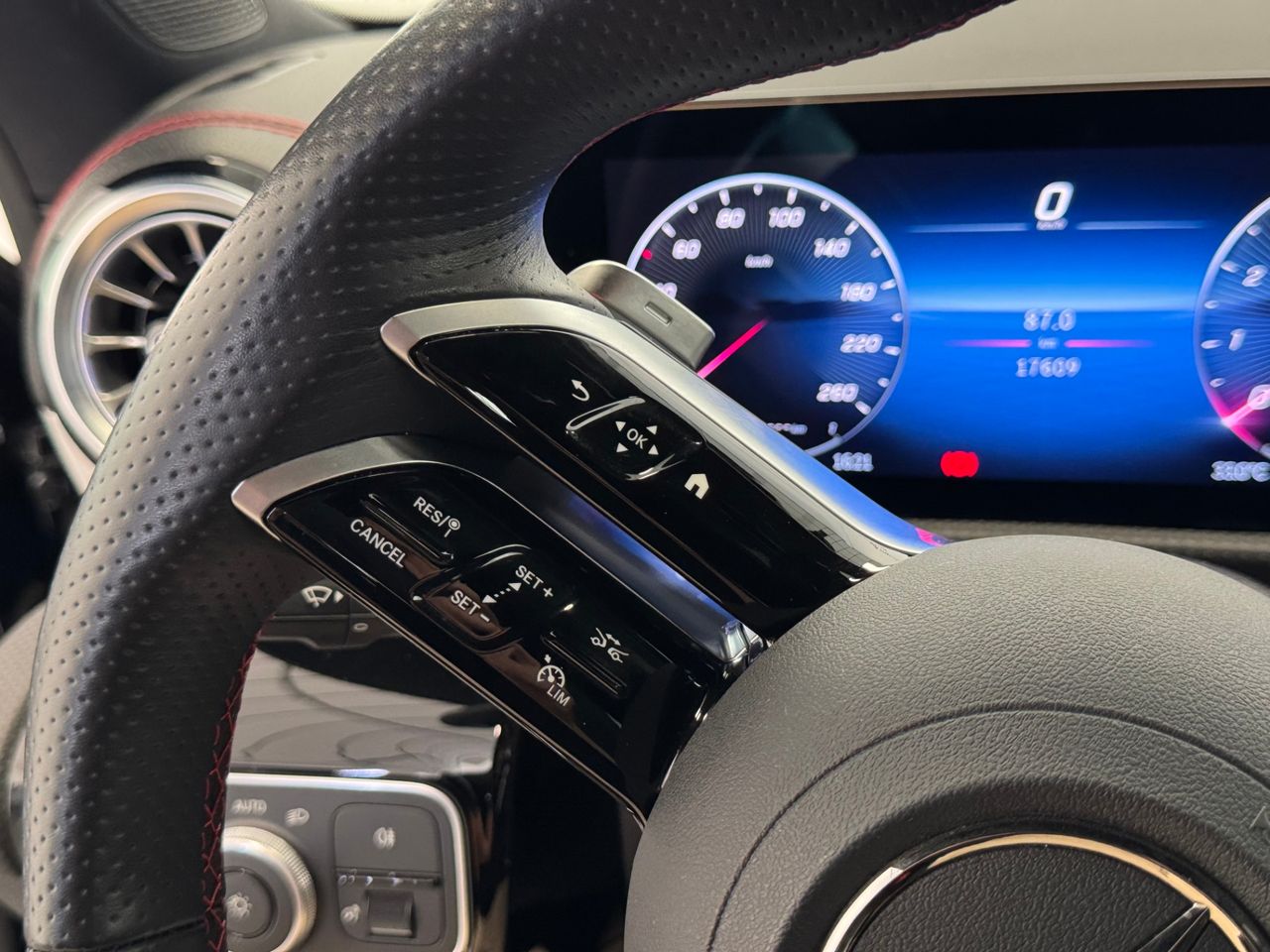 Mercedes CLA 200 AMG LINE  foto 23