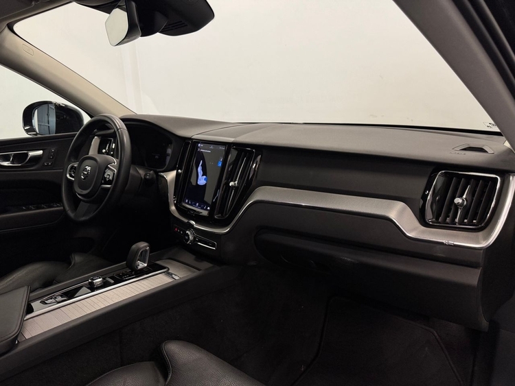 Volvo XC60 B4 D PLUS DARK AUTO foto 13
