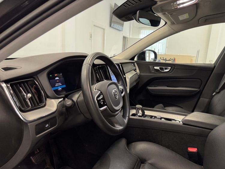 Volvo XC60 B4 D PLUS DARK AUTO foto 14