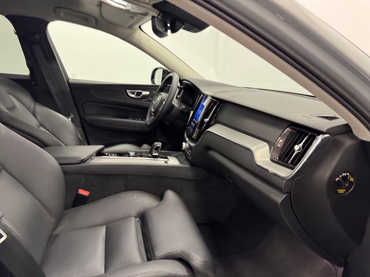 Volvo XC60 B4 D PLUS DARK AUTO foto 27