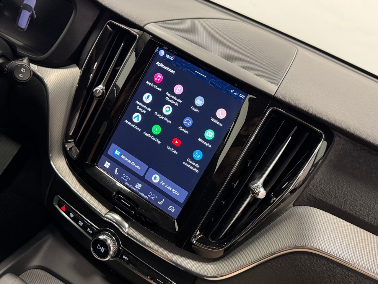 Volvo XC60 B4 D PLUS DARK AUTO foto 31