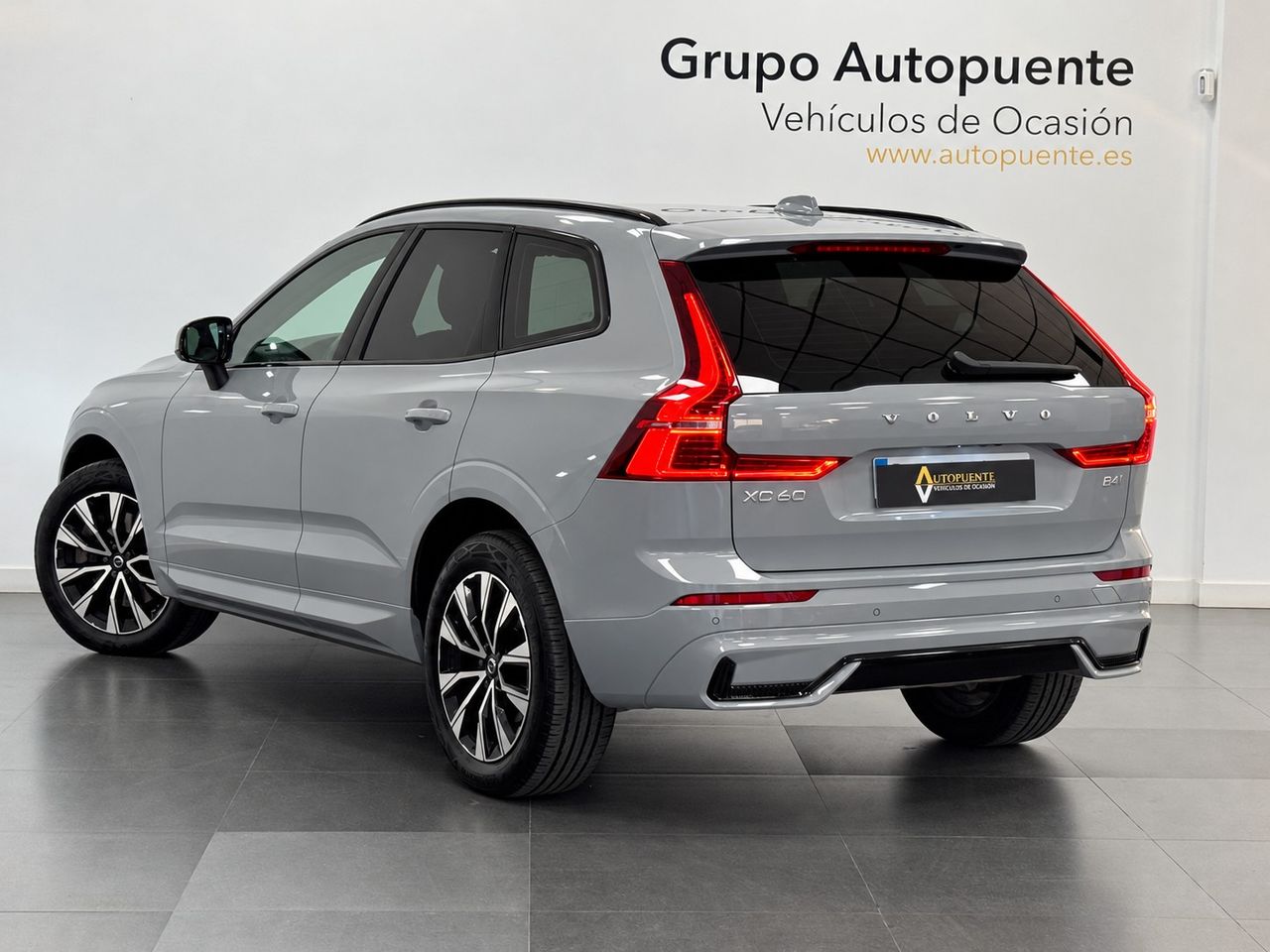 Volvo XC60 B4 D PLUS DARK AUTO foto 5