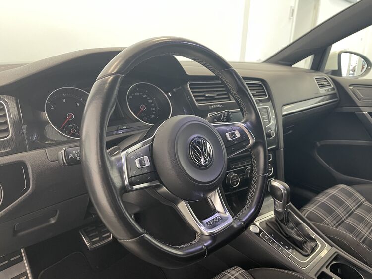 Volkswagen Golf GTD foto 11