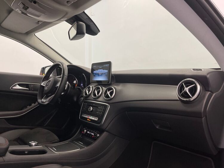 Mercedes CLA SHOOTING BRAKE AMG foto 40