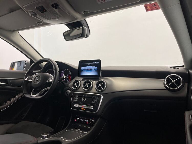 Mercedes CLA SHOOTING BRAKE AMG foto 11
