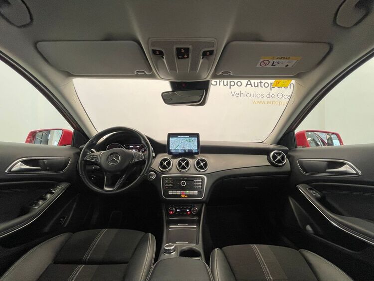 Mercedes GLA 200D foto 28
