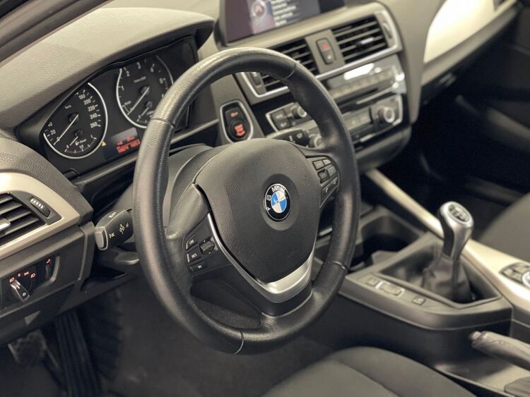 BMW Serie 1 118d foto 18