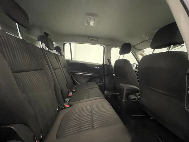 Opel Zafira Expression foto 42
