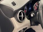 Mercedes GLA Urban miniatura 17