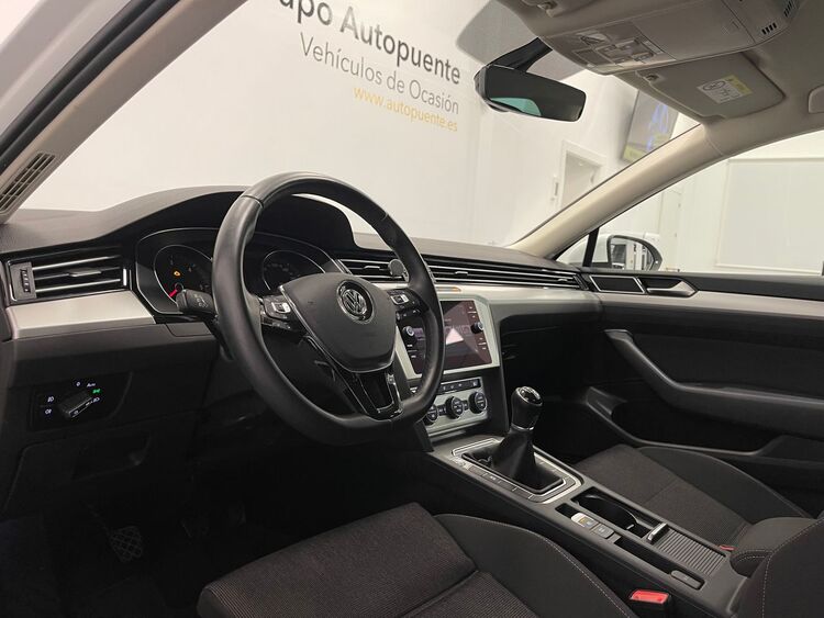 Volkswagen Passat Advance foto 13