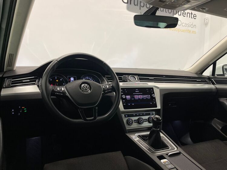 Volkswagen Passat Advance foto 9