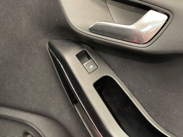 Ford Fiesta TITANIUM foto 36
