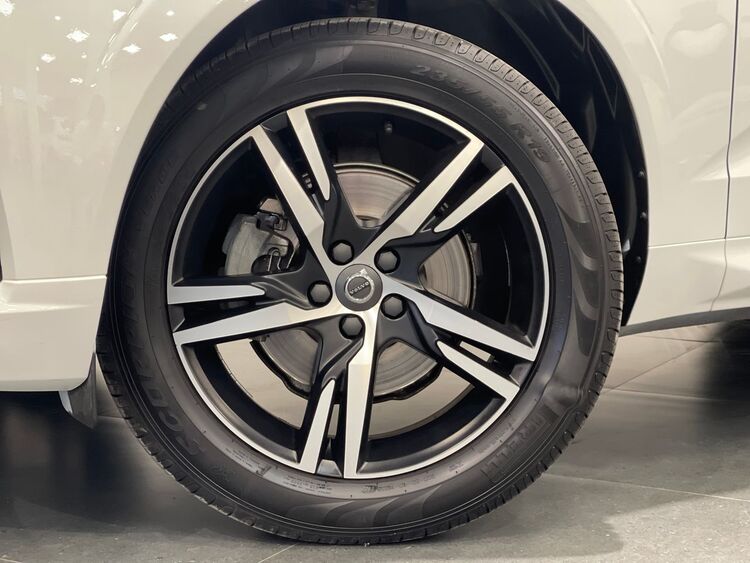 Volvo XC-60 R DESING foto 49