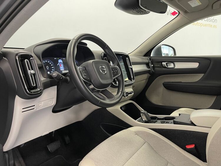 Volvo XC40 MOMENTUM foto 14