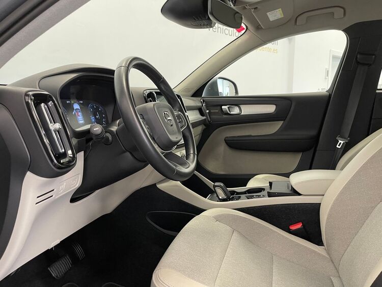 Volvo XC40 MOMENTUM foto 15