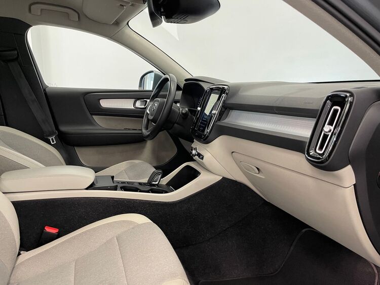 Volvo XC40 MOMENTUM foto 34