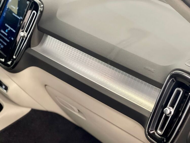 Volvo XC40 MOMENTUM foto 35
