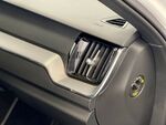 Volvo XC-60 R DESIGN miniatura 35