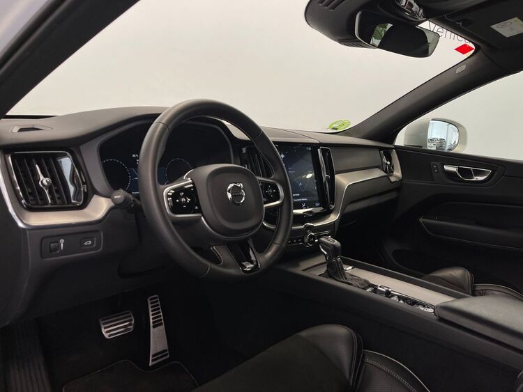 Volvo XC-60 R DESIGN foto 14