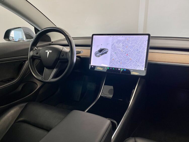 Tesla Model 3 GRAN AUTONOMÍA foto 12
