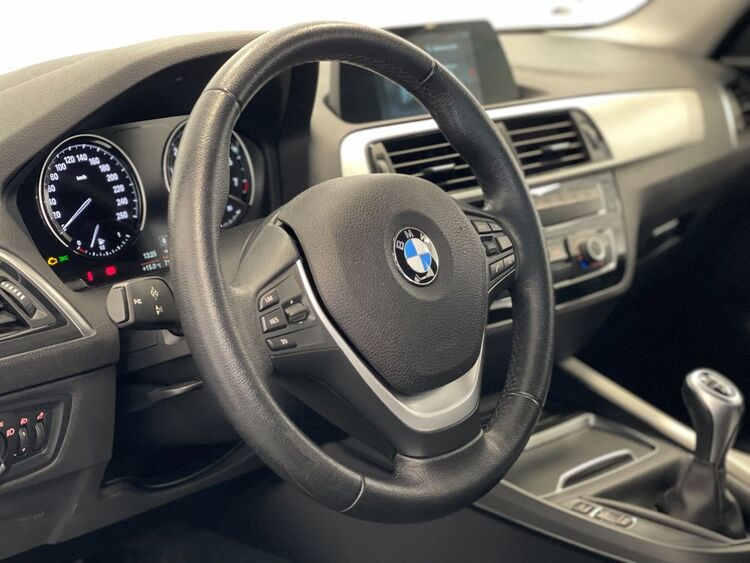 BMW Serie 1 i foto 19