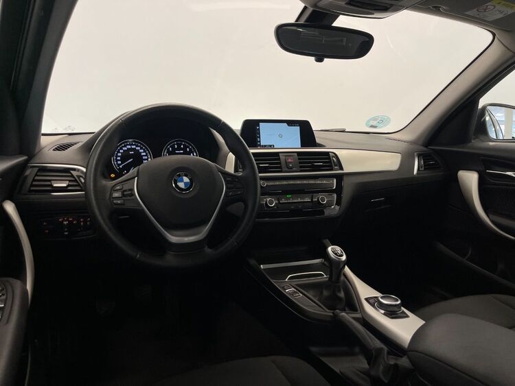 BMW Serie 1 i foto 8